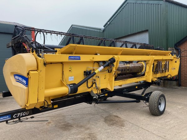 Rodney Cowle Machinery - New Holland CX7090 NH CX7090 combine harvester